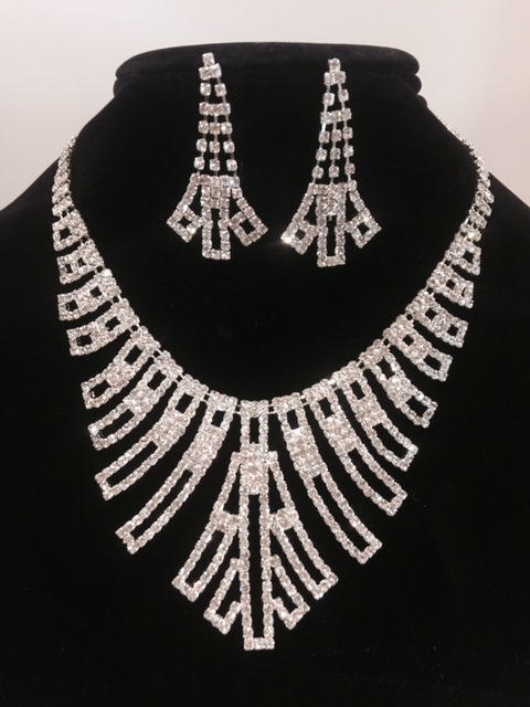 Stunning Rhinestone Necklace & Earring Set