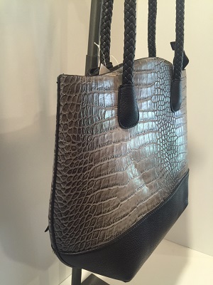 Elegant Croc Skin Print With Studs Trimmed And Tassel Accessory